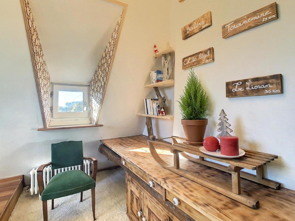 Appartement Le Grenier Du Buronnier à Saint-Simon  Extérieur photo
